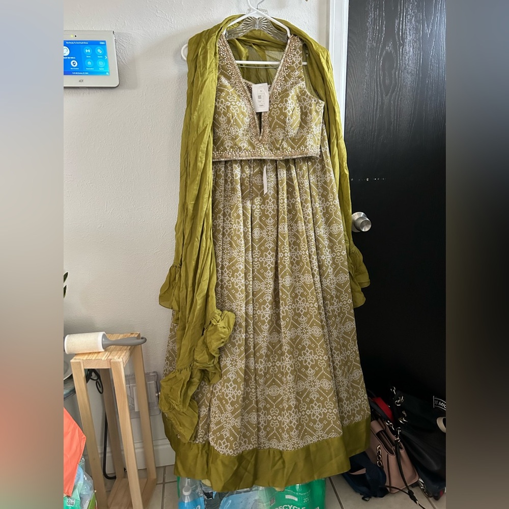 Nwt neha khullar set